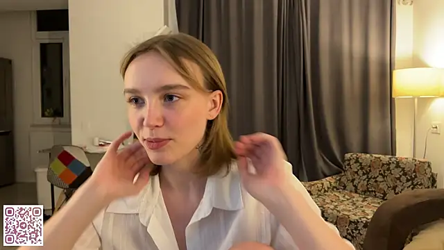 Lolatatee online show from May 2026 06:15:02 PM