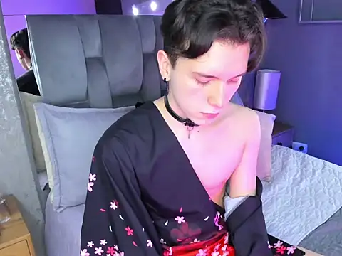 hollannd  online show from April 2026 09:17:01 PM