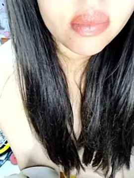 Snapshot of HoT_LiiiNa chatting on March 2026 12:28:01 AM HoT LiiiNa online show from March 2026 12:28:01 AM