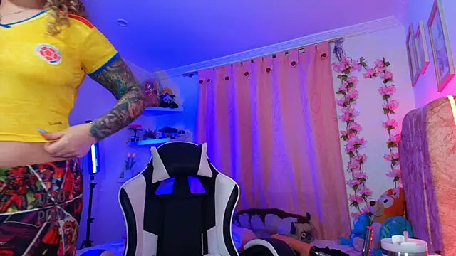 Snapshot of Evan_Rose chatting on June 2026 12:22:02 AM Evan Rose online show from June 2026 12:22:02 AM