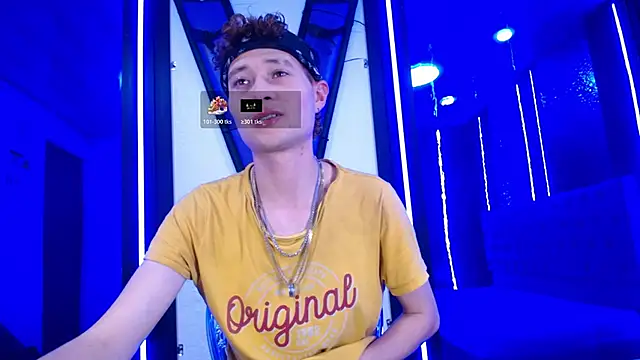  Santi2 online show from March 2026 07:54:01 PM