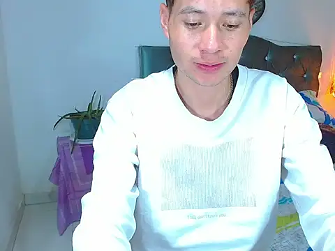  Santi2 online show from April 2026 10:07:02 PM