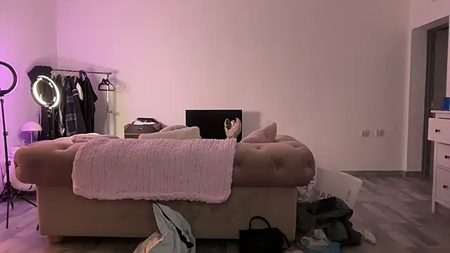 Naughtyblondex online show from April 2026 09:39:01 PM