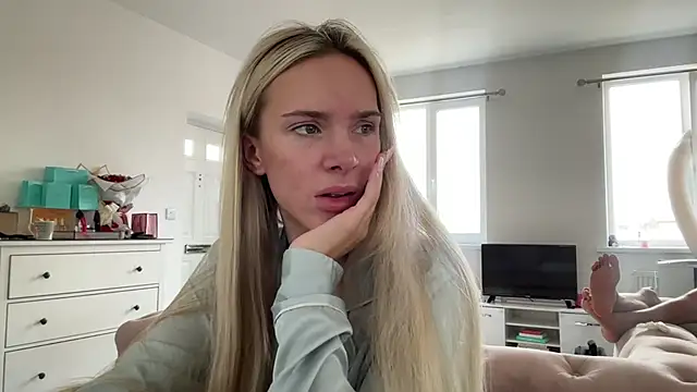 Snapshot of Naughtyblondex chatting on June 2026 10:48:01 AM Naughtyblondex online show from June 2026 10:48:01 AM