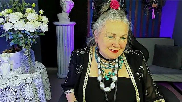 LilaMaharani online show from April 2026 01:20:01 PM