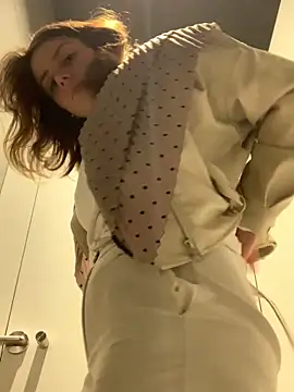 VelvetChloe online show from April 2026 02:11:02 PM