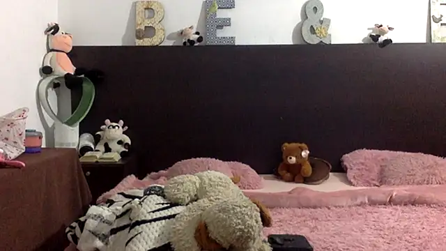 mommy-Milf online show from April 2026 01:44:02 AM