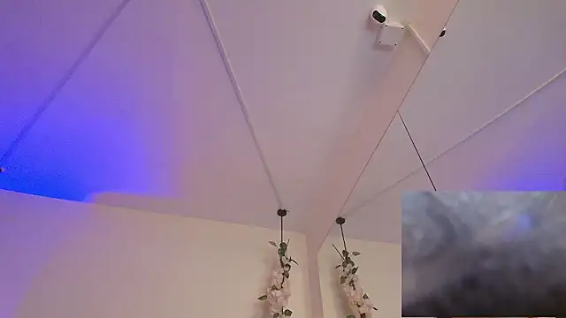 Caandace online show from March 2026 07:18:02 PM