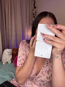 Caandace online show from April 2026 09:39:33 PM