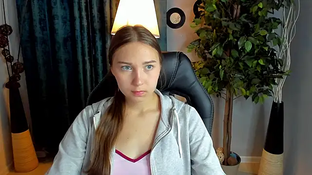 OliviaLang online show from May 2026 11:06:01 AM