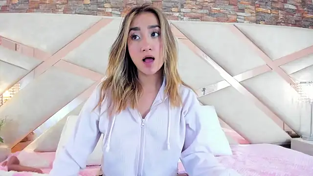lucy davies online show from April 2026 11:49:02 AM