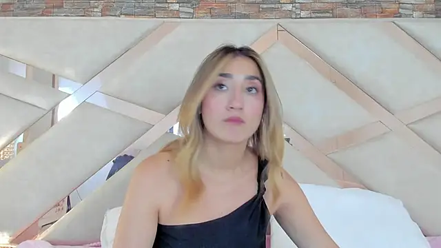 lucy davies online show from May 2026 03:22:02 PM