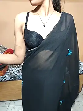 Glow Queen online show from March 2026 06:01:01 PM