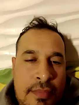 Ezehombre online show from May 2026 08:27:02 PM