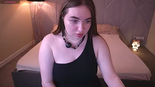Snapshot of RapunzelAngel chatting on May 2026 06:22:02 AM RapunzelAngel online show from May 2026 06:22:02 AM