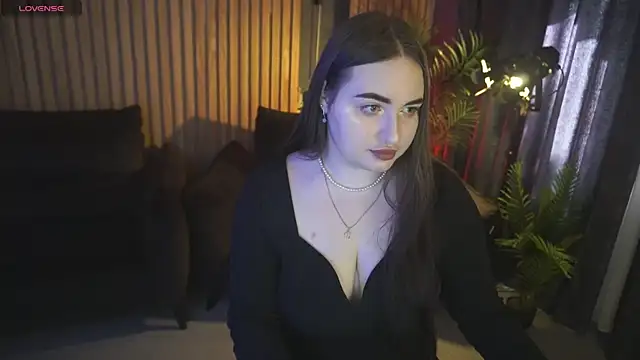 Snapshot of RapunzelAngel chatting on May 2026 05:38:01 AM RapunzelAngel online show from May 2026 05:38:01 AM
