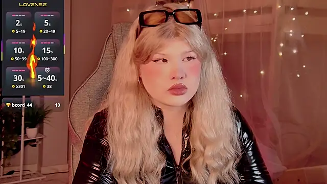 LilithNlsn online show from May 2026 01:57:16 AM