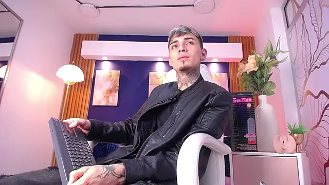 Max Hader  online show from March 2026 11:38:01 PM