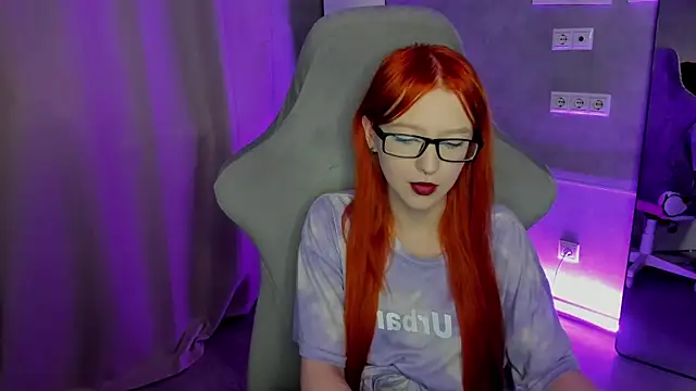 Emma Dusk online show from March 2026 01:00:01 AM