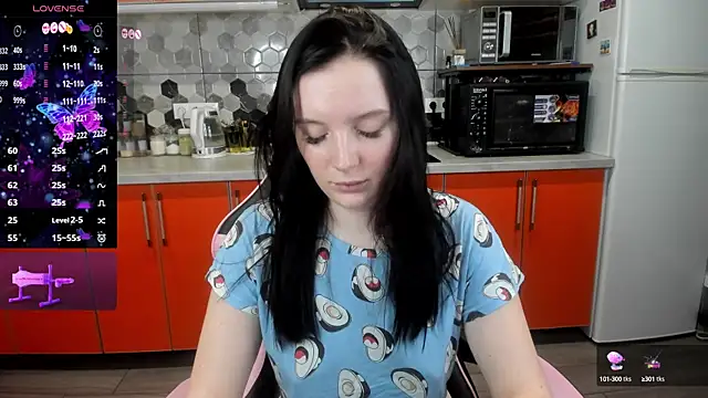 Snapshot of Mary_Blu chatting on January 2025 11:00:01 PM Mary Blu online show from January 2025 11:00:01 PM