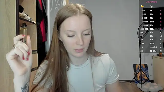 Snapshot of Mary_Blu chatting on October 2025 12:34:02 PM Mary Blu online show from October 2025 12:34:02 PM