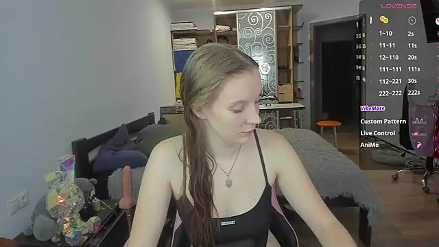 Snapshot of Mary_Blu chatting on November 2025 12:28:02 PM Mary Blu online show from November 2025 12:28:02 PM