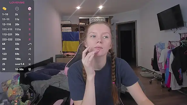 Snapshot of Mary_Blu chatting on November 2025 10:51:01 AM Mary Blu online show from November 2025 10:51:01 AM