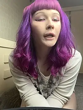 AlexaGudz online show from April 2026 07:59:02 PM