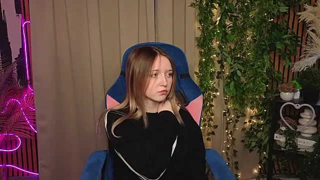 Snapshot of JillHolland chatting on March 2026 05:17:02 PM JillHolland online show from March 2026 05:17:02 PM