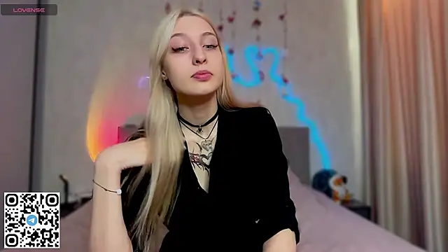 Snapshot of Emma_Willson chatting on July 2026 01:21:02 PM Emma Willson online show from July 2026 01:21:02 PM