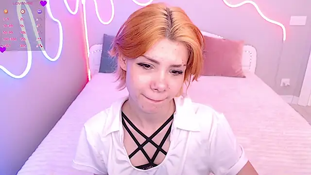 llittle-peachh online show from April 2026 11:18:02 AM