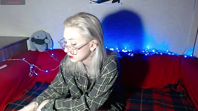  cute Erika  online show from March 2026 07:10:01 PM