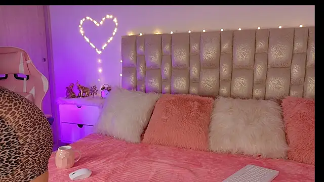 BlossomNicol online show from March 2026 05:13:01 AM