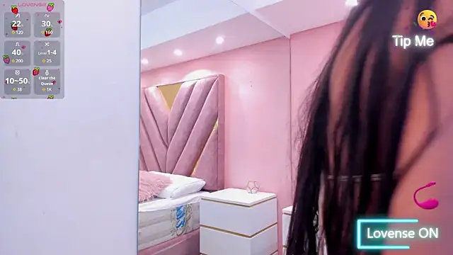 chloe larson online show from April 2026 12:38:01 PM