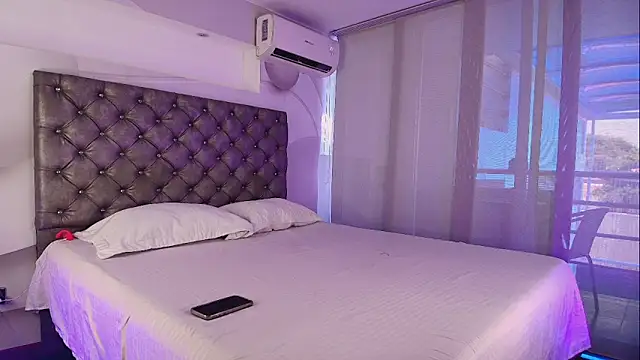 LauriLenix online show from March 2026 03:51:01 PM