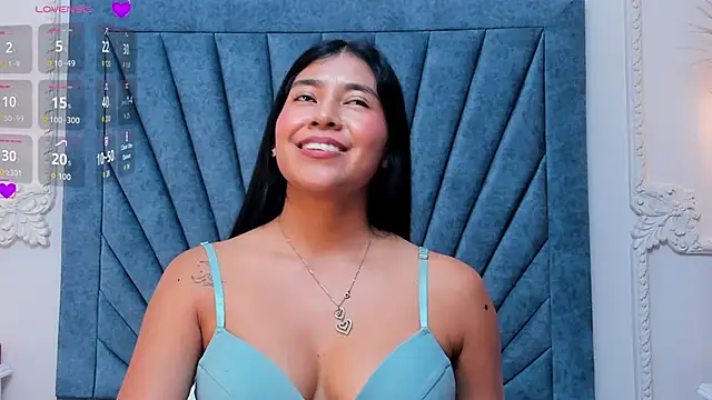 Leandra-Johnson online show from April 2026 07:58:01 PM