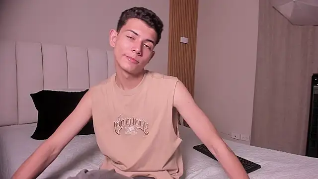 nicocrown online show from March 2026 08:37:01 PM