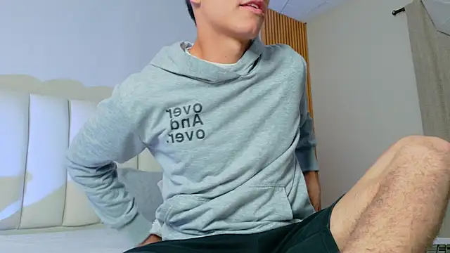 nicocrown online show from March 2026 06:40:01 PM