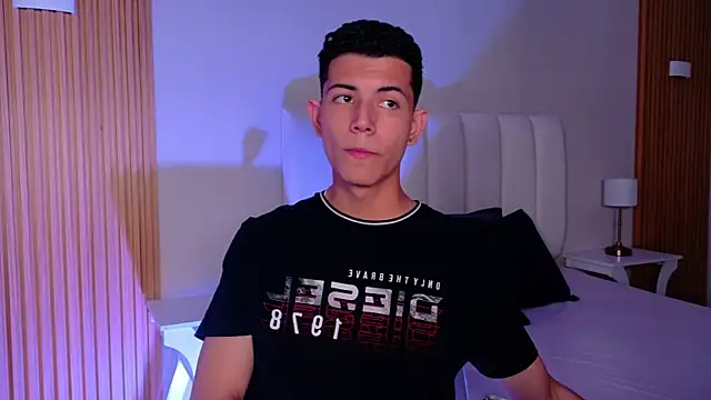 nicocrown online show from April 2026 07:55:01 PM