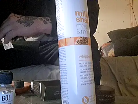 AWolf92 online show from April 2026 10:18:01 PM