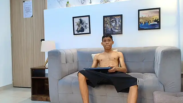 SKINNY BOYXXX online show from April 2026 07:45:01 AM