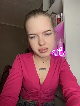 Snapshot of KayShaw chatting on March 2026 06:08:02 AM KayShaw online show from March 2026 06:08:02 AM