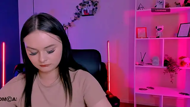 Snapshot of miss_courtney_ chatting on May 2026 08:42:01 AM miss courtney online show from May 2026 08:42:01 AM