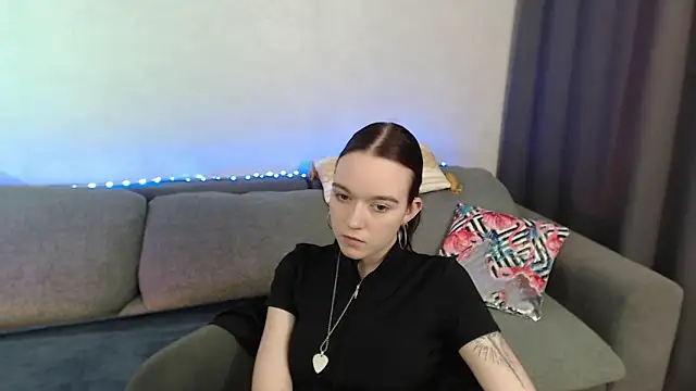 SunyLily online show from May 2026 06:08:01 AM