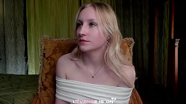 CatarinaGulla online show from April 2026 03:16:01 PM