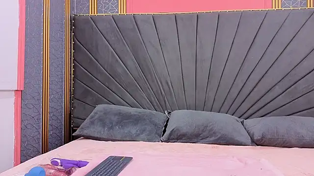 Kaely-Hot- online show from March 2026 02:18:01 PM