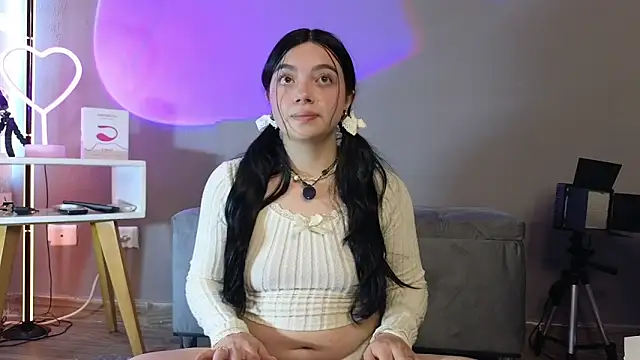 Im Elaris online show from March 2026 04:12:02 PM