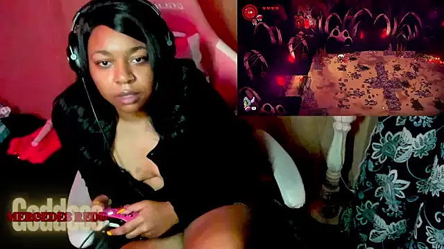 Snapshot of Goddess_MercedesRedd chatting on May 2026 02:02:01 PM Goddess MercedesRedd online show from May 2026 02:02:01 PM