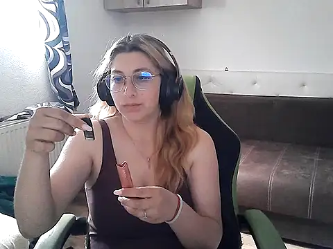 Snapshot of RyonaRyaa chatting on June 2026 08:05:02 AM RyonaRyaa online show from June 2026 08:05:02 AM
