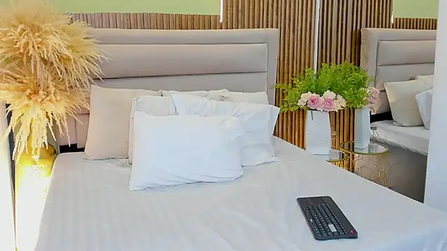 VanessaOwens1 online show from March 2026 02:01:01 PM